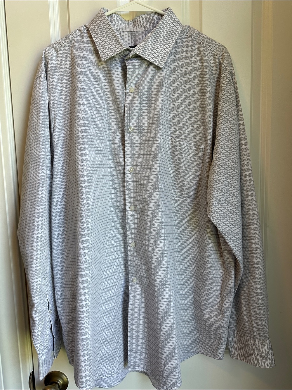 Van Heusen Men's Light Gray Micro-Pattern Dress Shirt